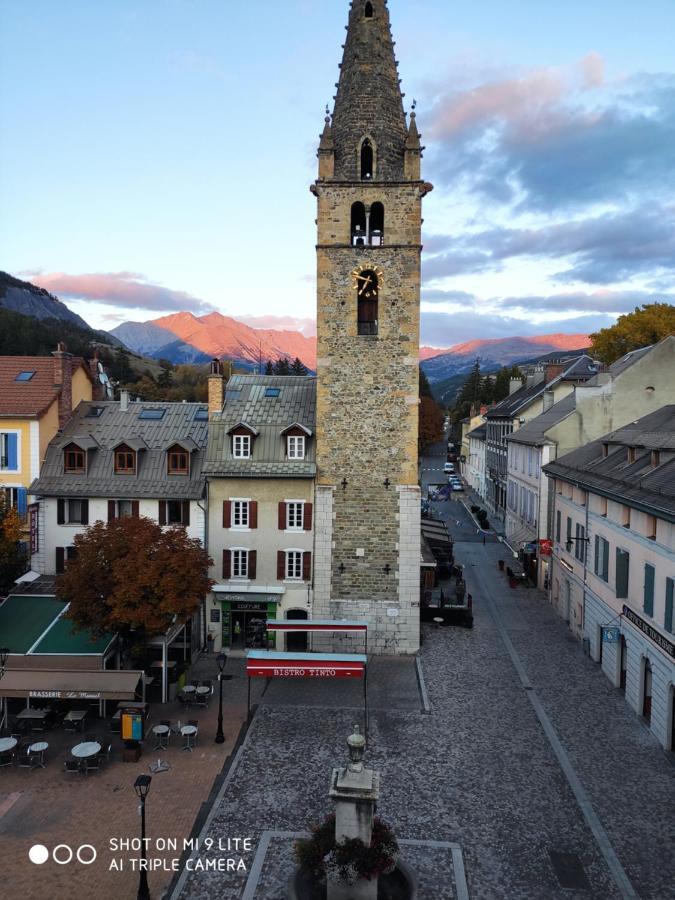Reveil Sur La Tour Barcelonnette